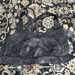 Lululemon sports bra
